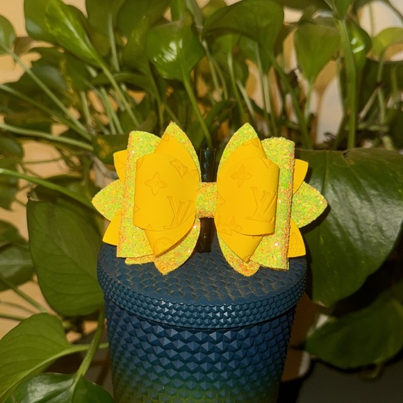 starbucks ombre studded tumbler with yellow sparkly bow topper - Picture 2 of 6